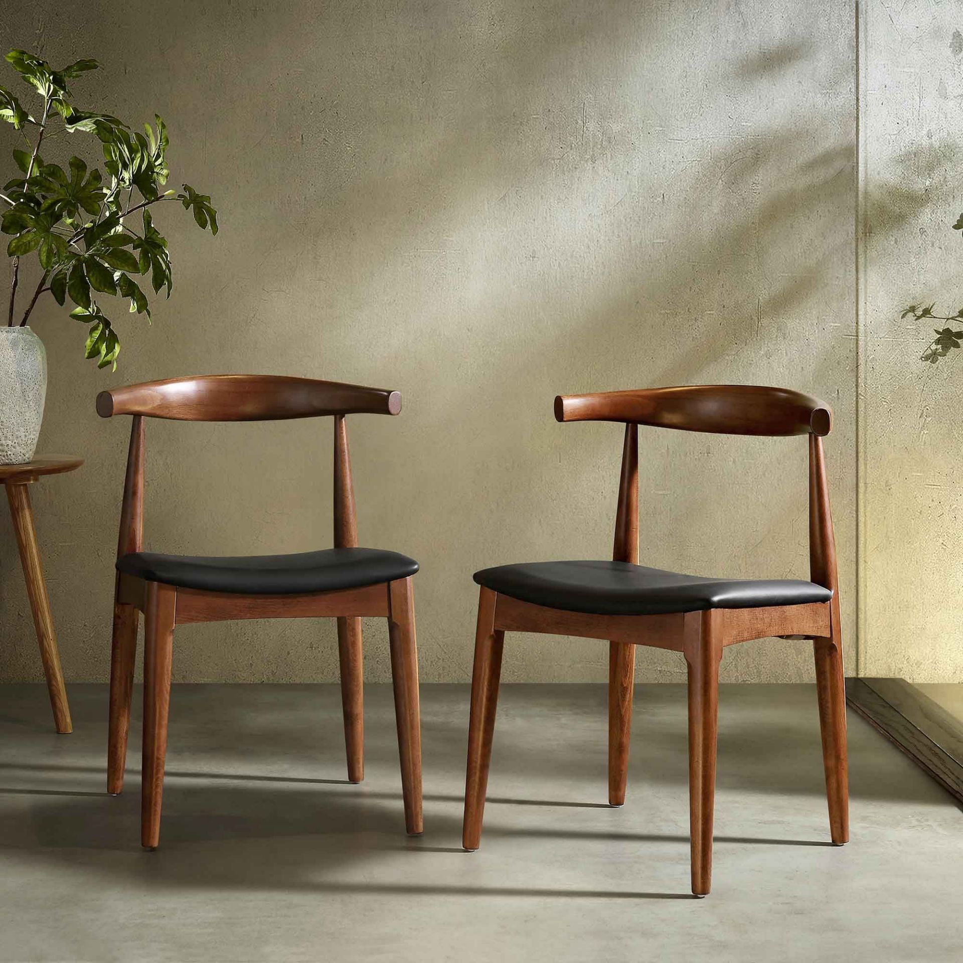 Arley Set of 2 Beech Wood Dining Chairs, Walnut and Black. - R14. RRP £289.99. The wood frame is