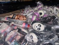 100 PIECE BRAND NEW MIXED AMAZON OVERSTOCK LOT INCLUDING TOYS,, HATS, GLOVES, PET PRODUCTS,