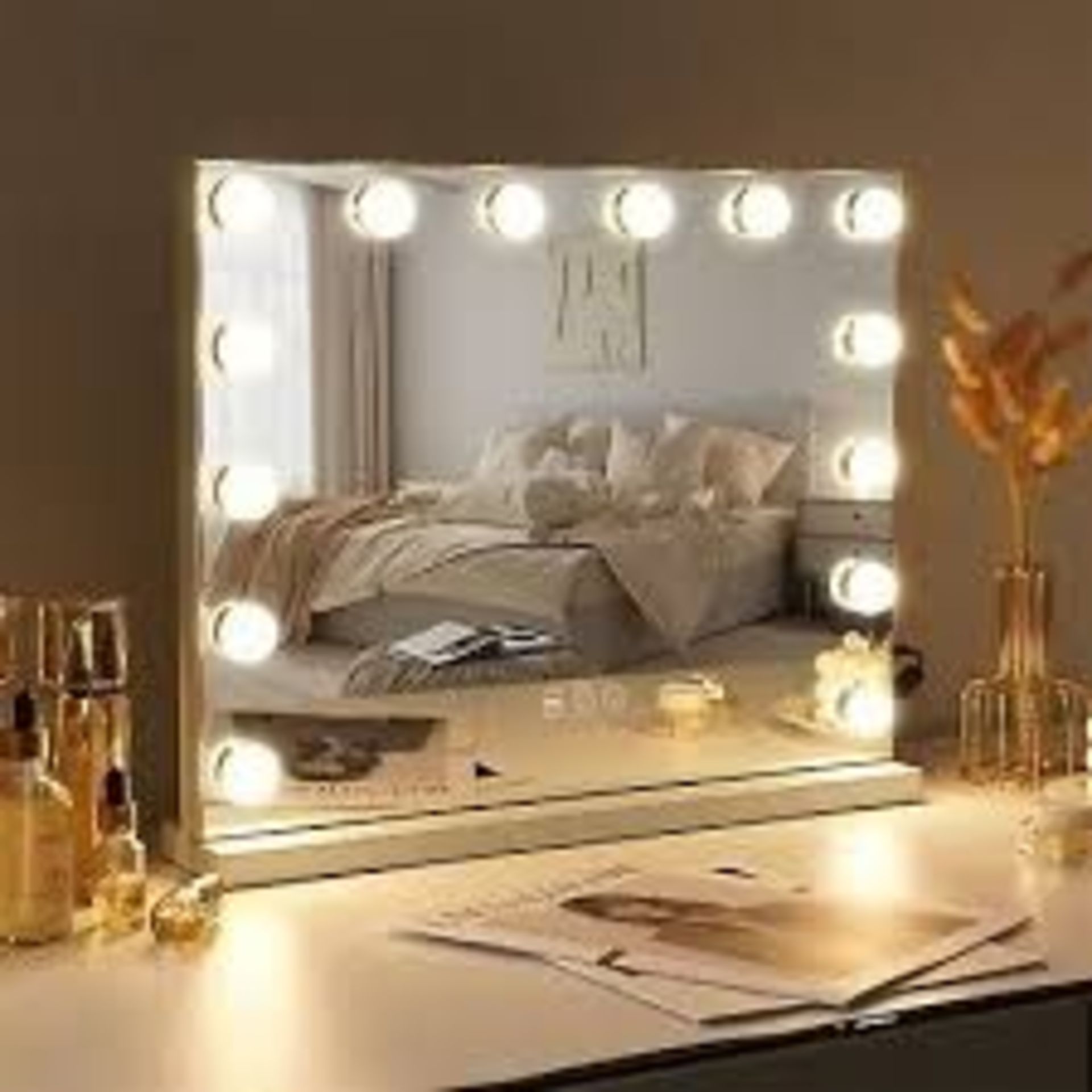 VANITII Hollywood Vanity Make Up Mirror with Lights. - R14.17.