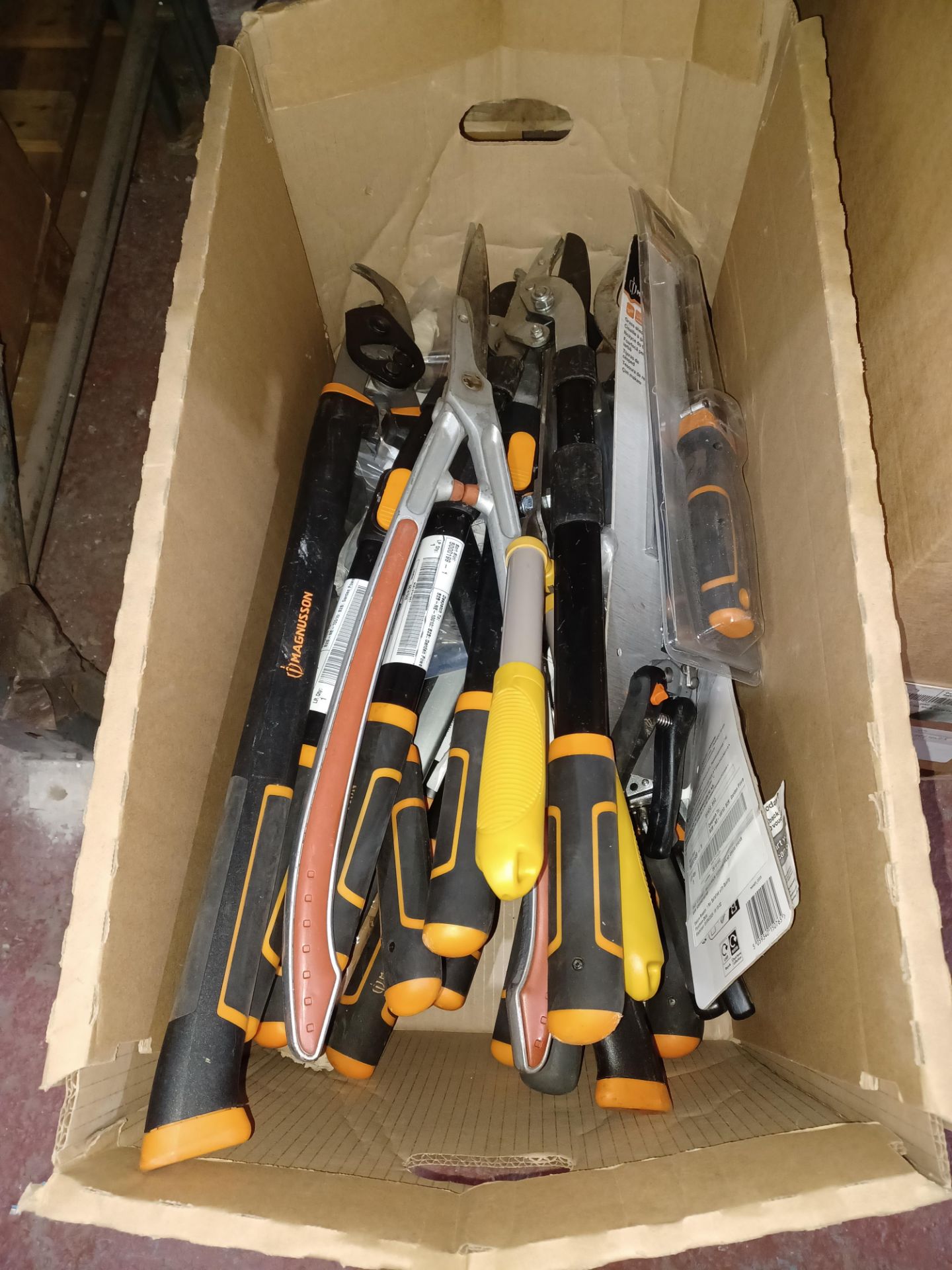 23 x Mixed Lot of Shears, Garden Scissors, Pruners and more. - R13a.9.