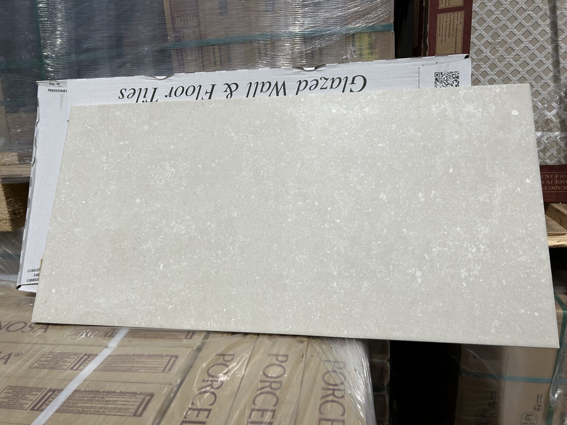 TRADE LOT TO CONTAIN 10 X NEW PACKS OF Johnson Tiles York 600x300mm Wall & Floor Tiles (YORK1A).