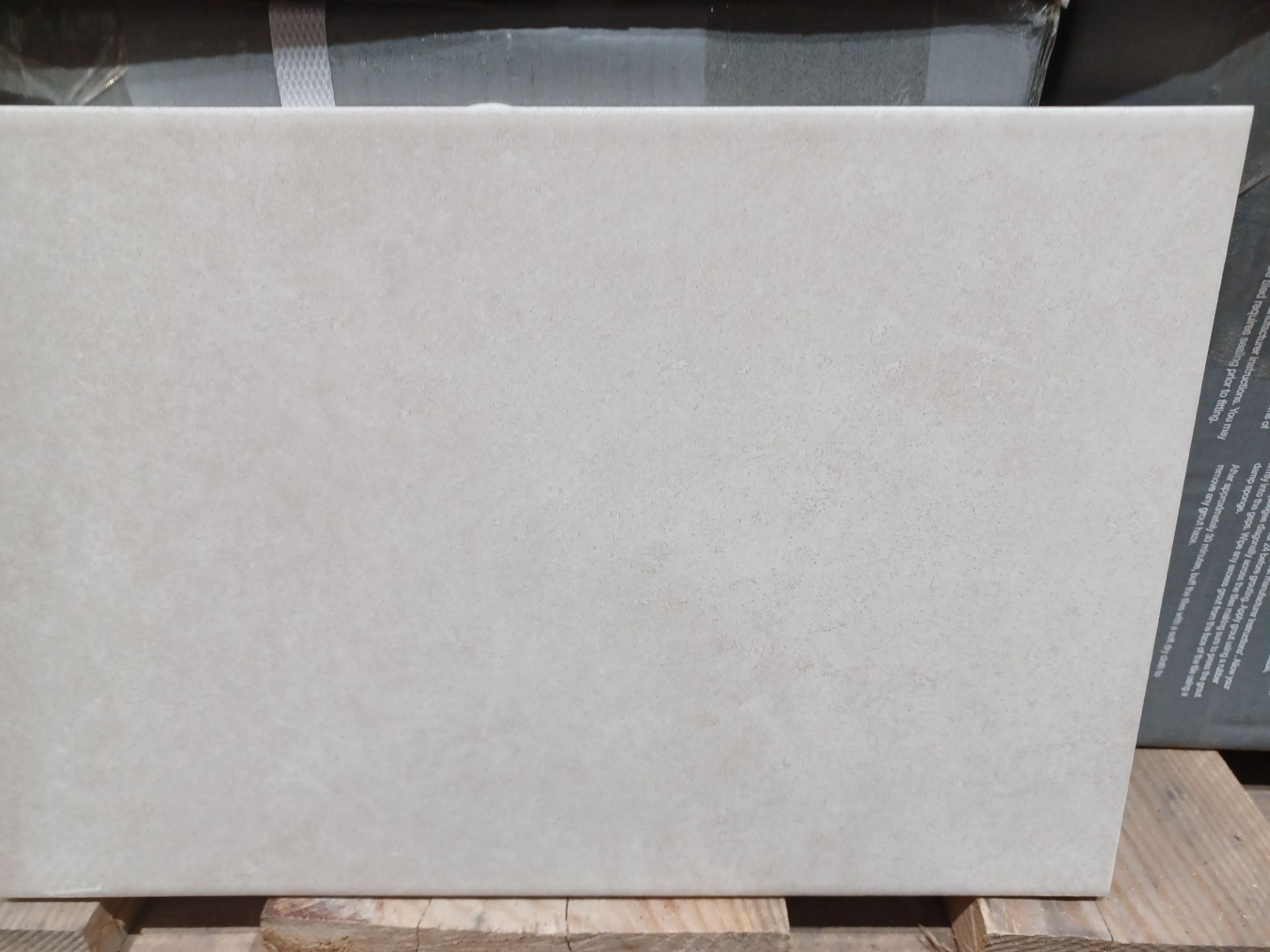 10 X PACKS OF JOHNSONS TILES CNY WALL OLD STONE 297x197MM WALL TILES. EACH PACK COVERS 1M2, GIVING - Image 2 of 2