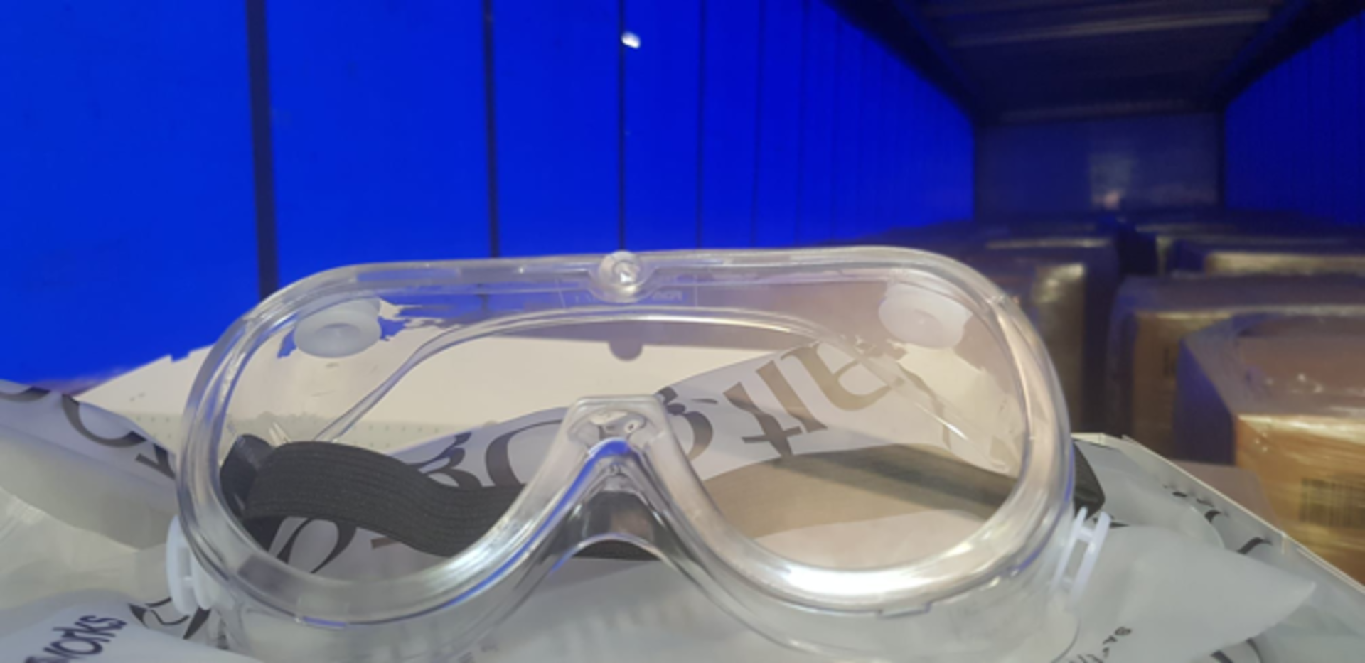 2700 X BRAND NEW LAIFWORKS SURGICAL SAFETY GOGGLES - Image 3 of 3