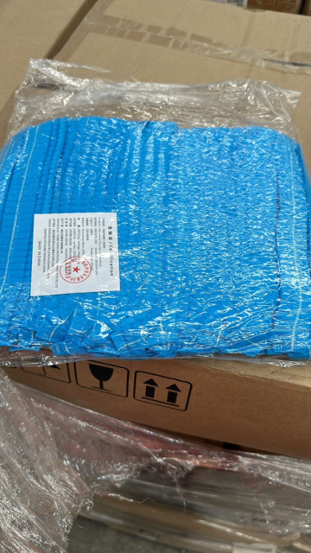 PALLET TO CONTAIN 36 X BRAND NEW PACKS OF 2000 BLUE NON WOVEN CLIP CAPS EXP NOV 2023 - Image 2 of 4