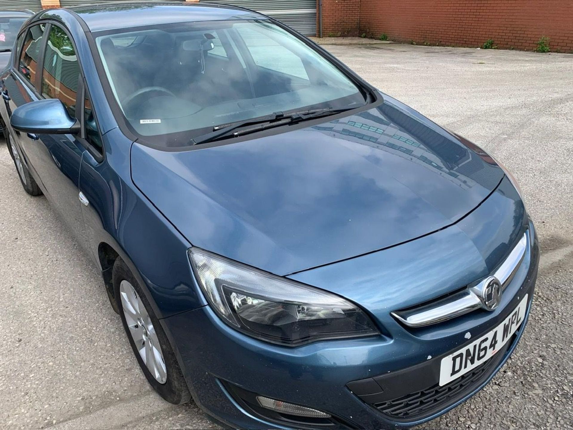DN64 WPL VAUXHALL ASTRA  BLUE PETROL Mot: 21.02.25 First Registration: 31.12.14 2 Owners Last - Image 2 of 11