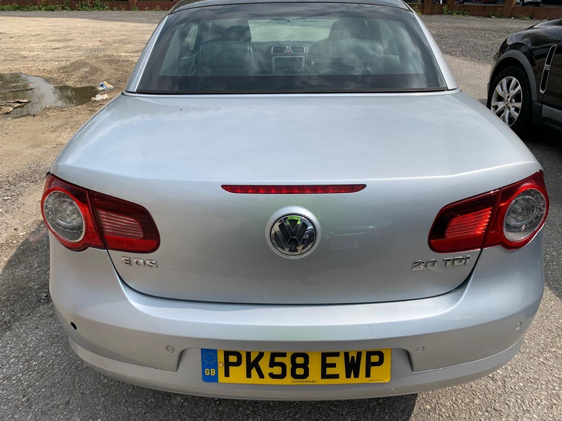 PK58 EWP VOLKSWAGEN EOS SILVER DIESEL MOT: 02.09.24 First Registration: 15.10.08 Number of services: - Image 4 of 10