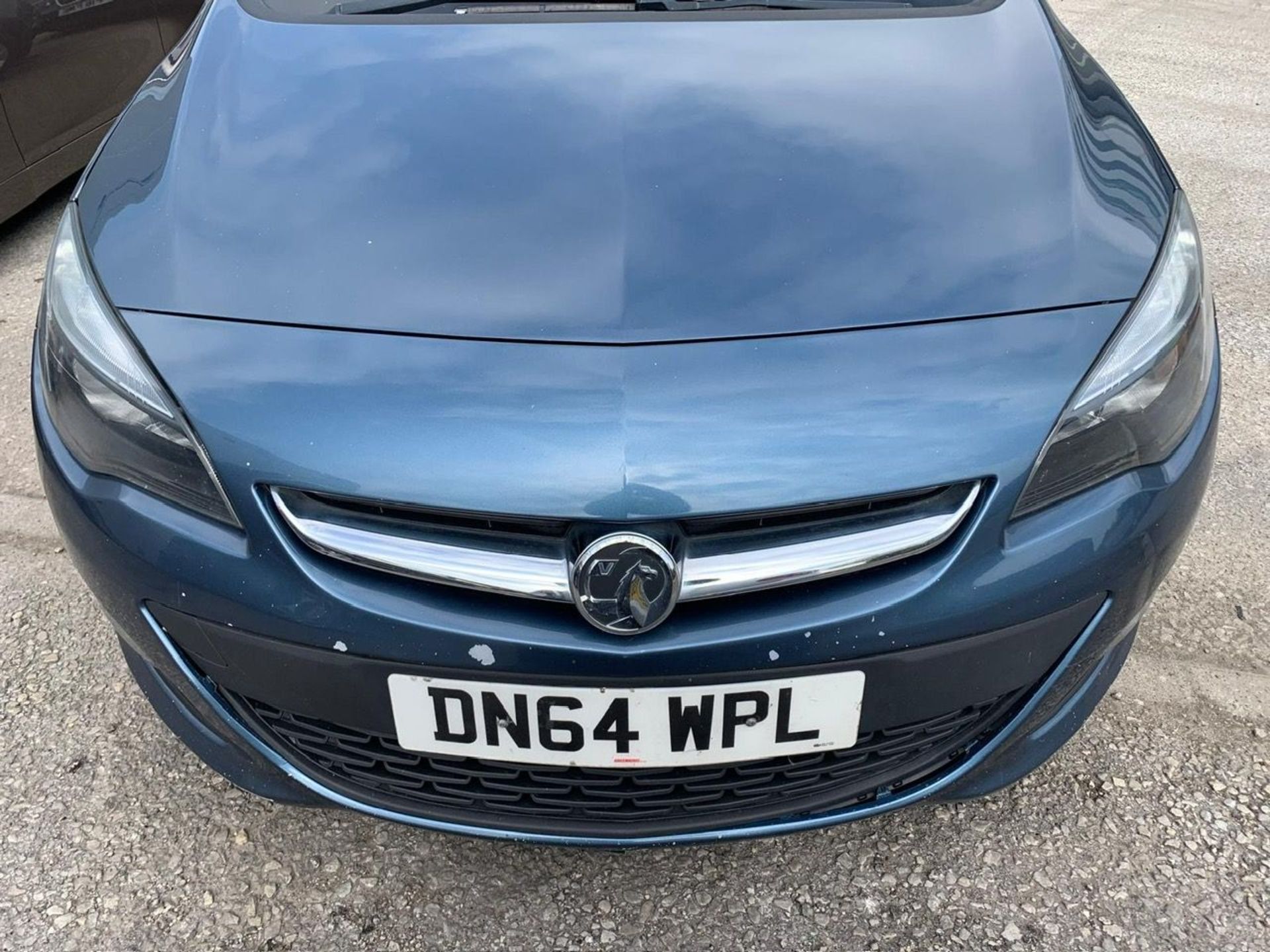DN64 WPL VAUXHALL ASTRA  BLUE PETROL Mot: 21.02.25 First Registration: 31.12.14 2 Owners Last - Image 3 of 11