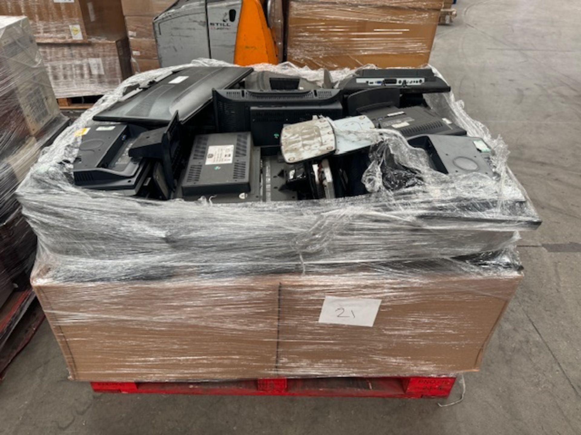 IT PALLET LOT INCLUDING A LARGE QUANTITY OF KEYBOARDS COMPUTER MONITORS ETC IN VARIOUS BRANDS
