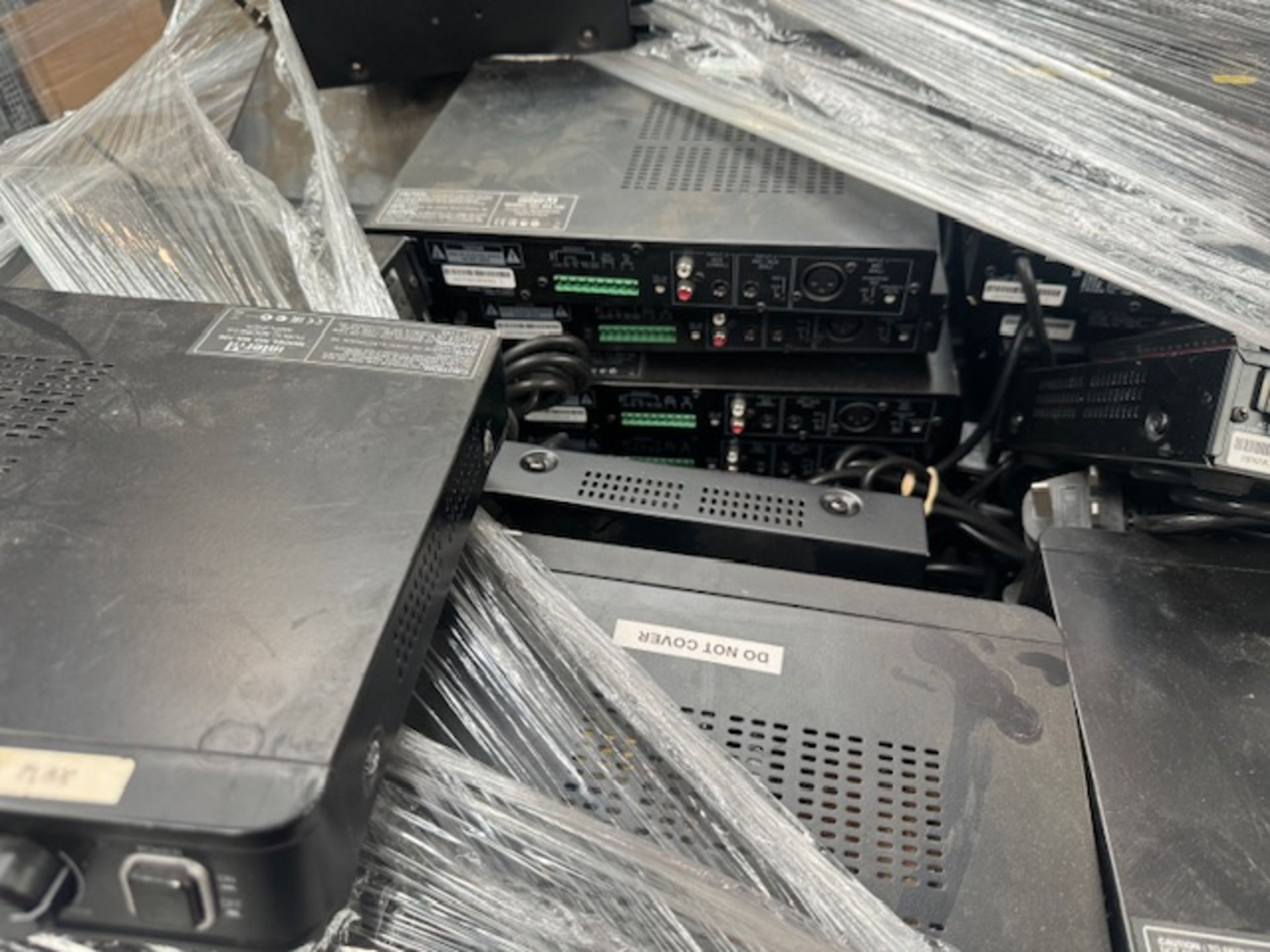 IT PALLET LOT INCLUDING APPROX 60 X ASSORTED DIGITAL AMPLIFIERS IN VARIOUS BRANDS AND SPEC INCLUDING - Bild 3 aus 3