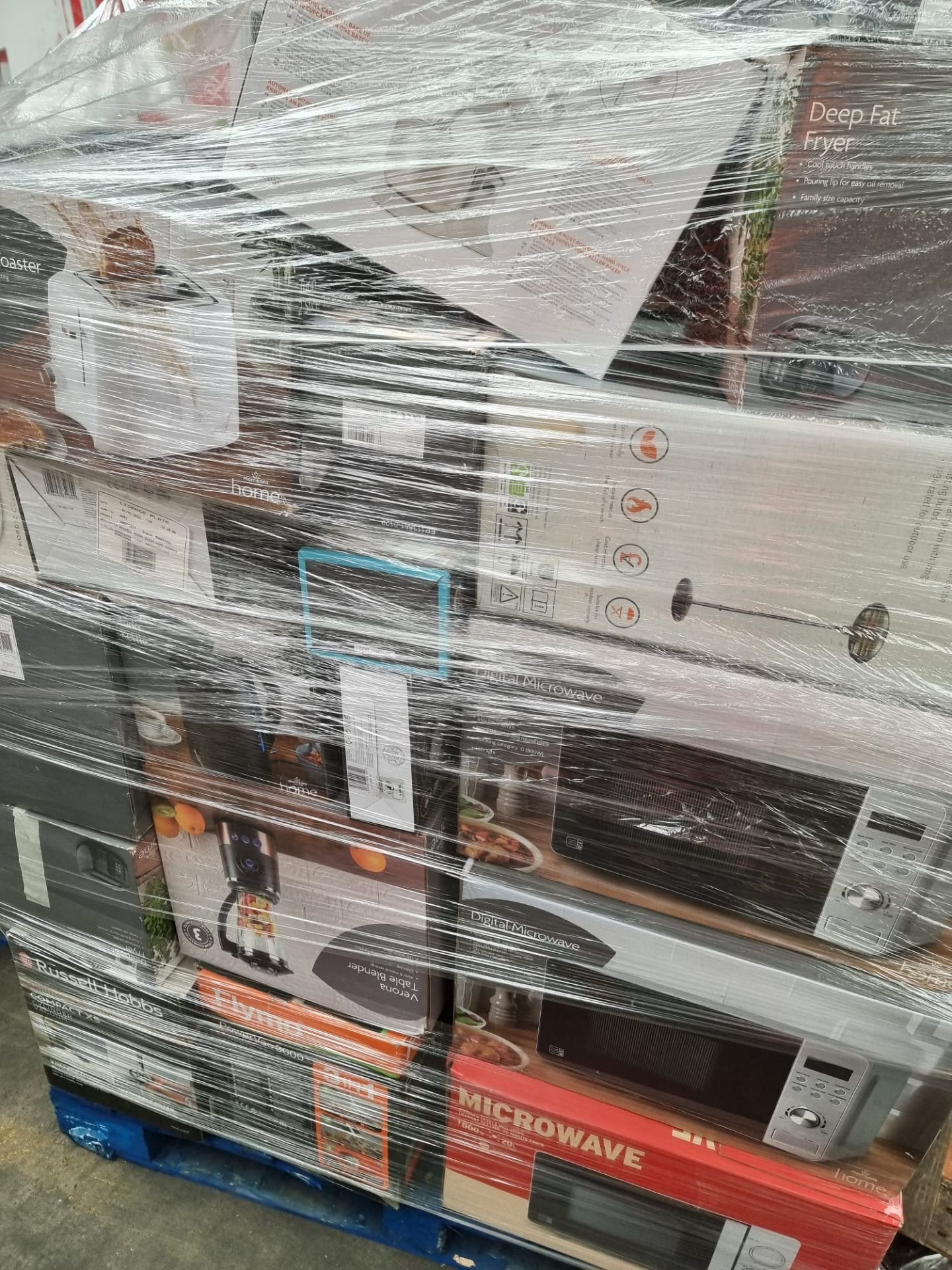 24 PALLETS OF UNCHECKED & UNTESTED MORRISONS SMALL DOMESTIC APPLIANCES.   INCLUDES: KETTLES, - Image 17 of 29