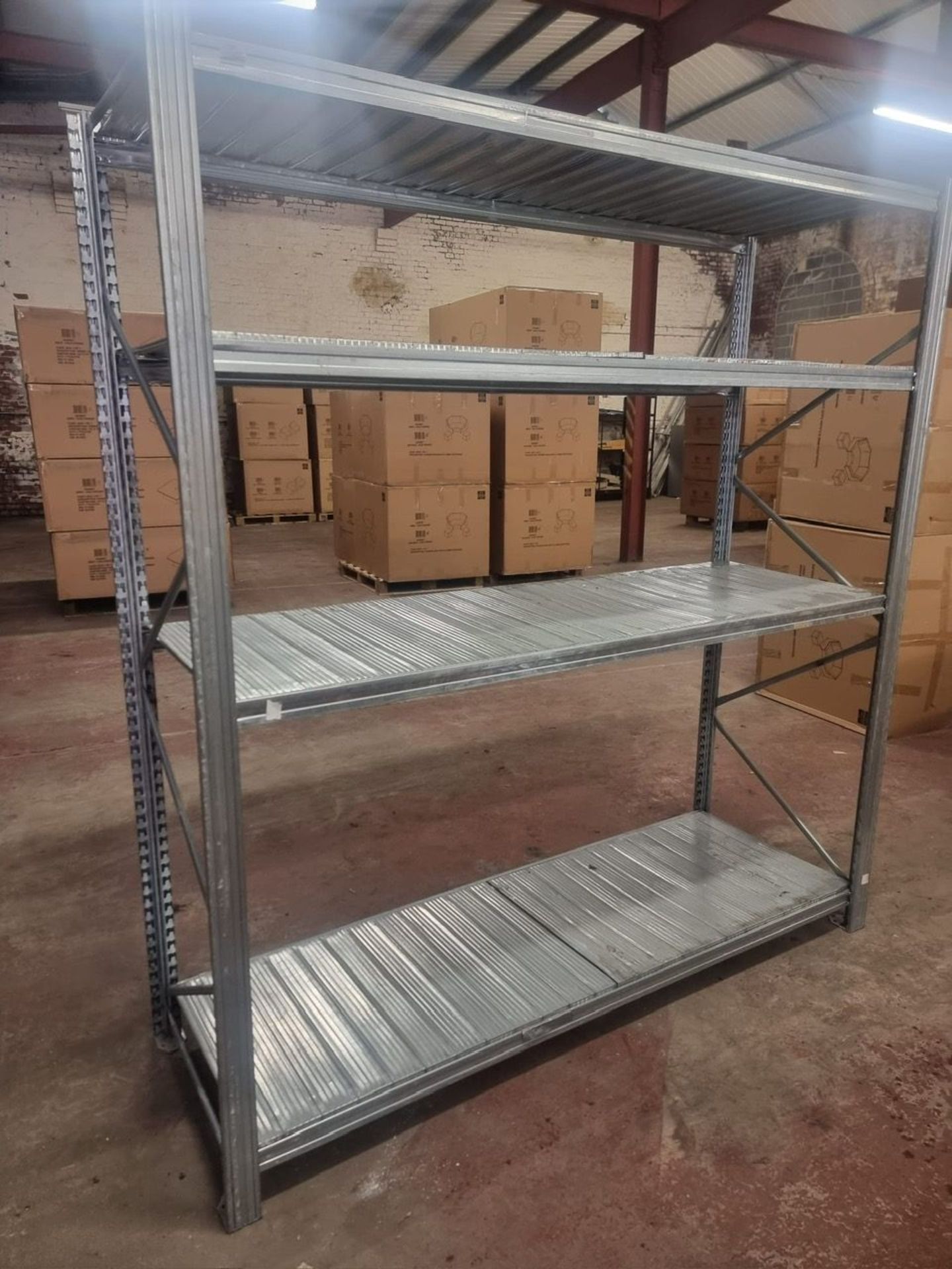 10 BAYS OF HEAVY DUTY GALVANISED RACKING. EACH BAY MEASURES 187CM (LONG) x 200CM (HIGH) x 60CM ( - Bild 3 aus 3