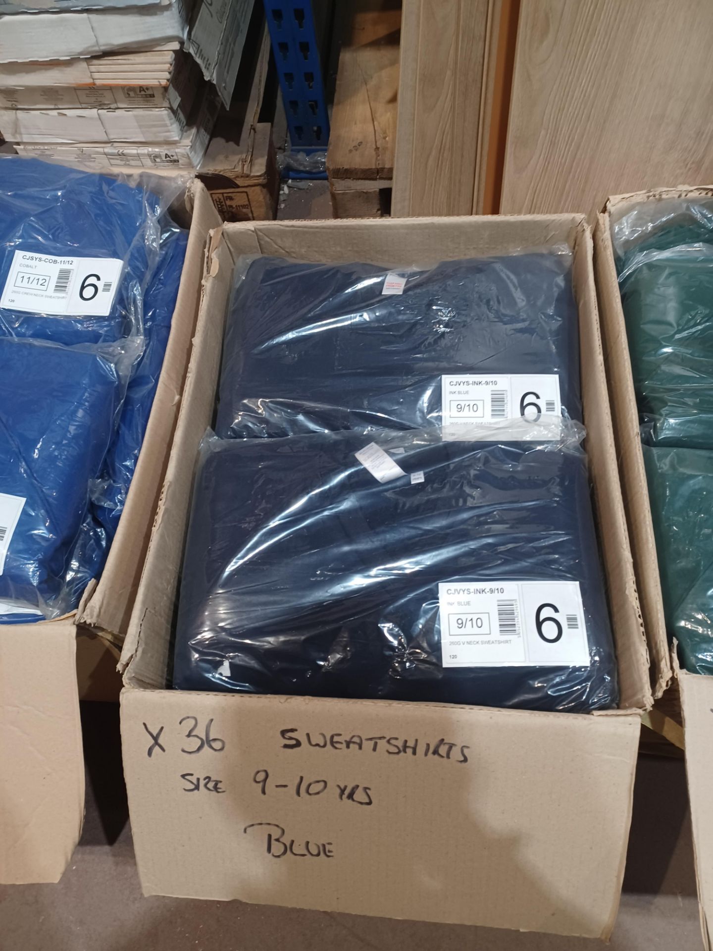 36 x Premium Soft Fleeced V Neck Dark Blue Sweatshirts in 9-10 Years. - R14. RRP £15.41 each