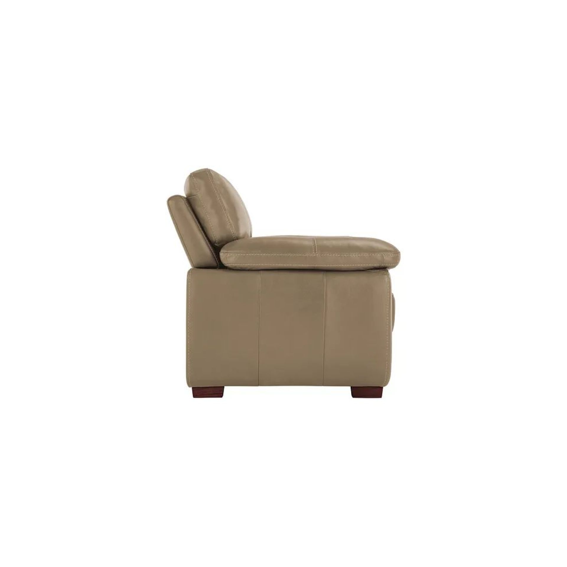 BRAND NEW ARLINGTON Armchair - BEIGE LEATHER. RRP £1099. Create a traditional and homely feel in - Bild 4 aus 9