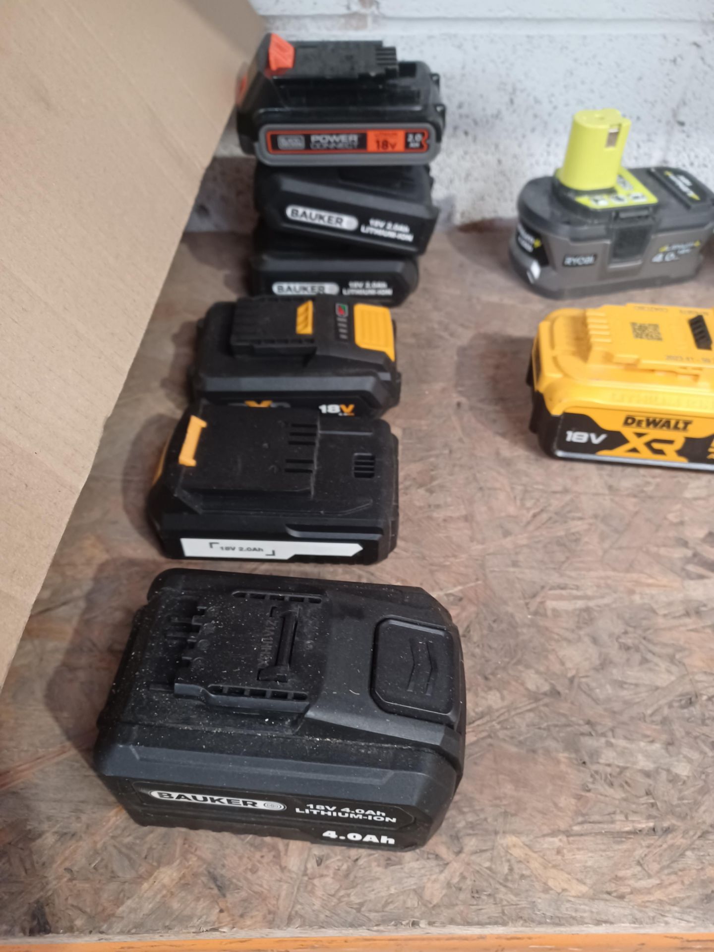 6 x Mixed Batteries. From Bauker, Black Decker and more. - ER40.