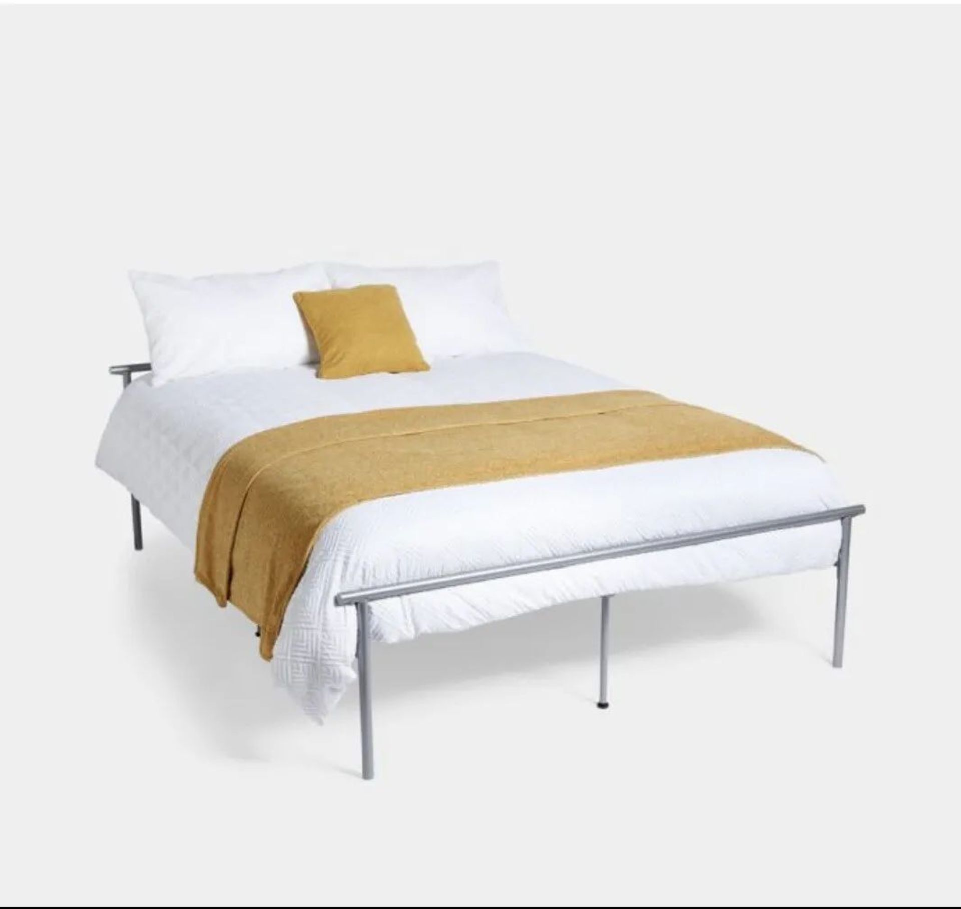 King Size 5ft Bed Frame / Sturdy Silver Metal Bed. -S2.