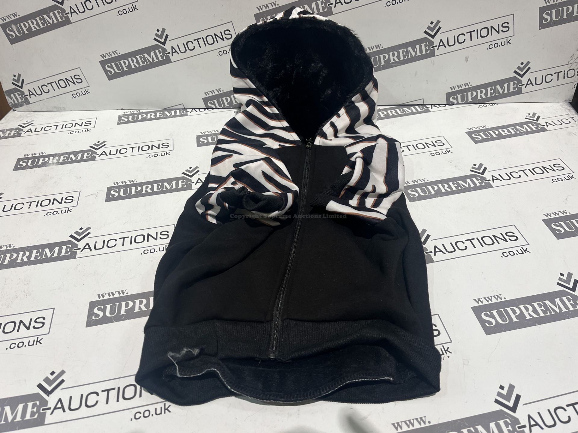 14 X BRAND NEW FRENCHIE BULLDOG PREMIUM ZEBRA DOG HOODIES SIZE XL RRP £43 EACH R6-8