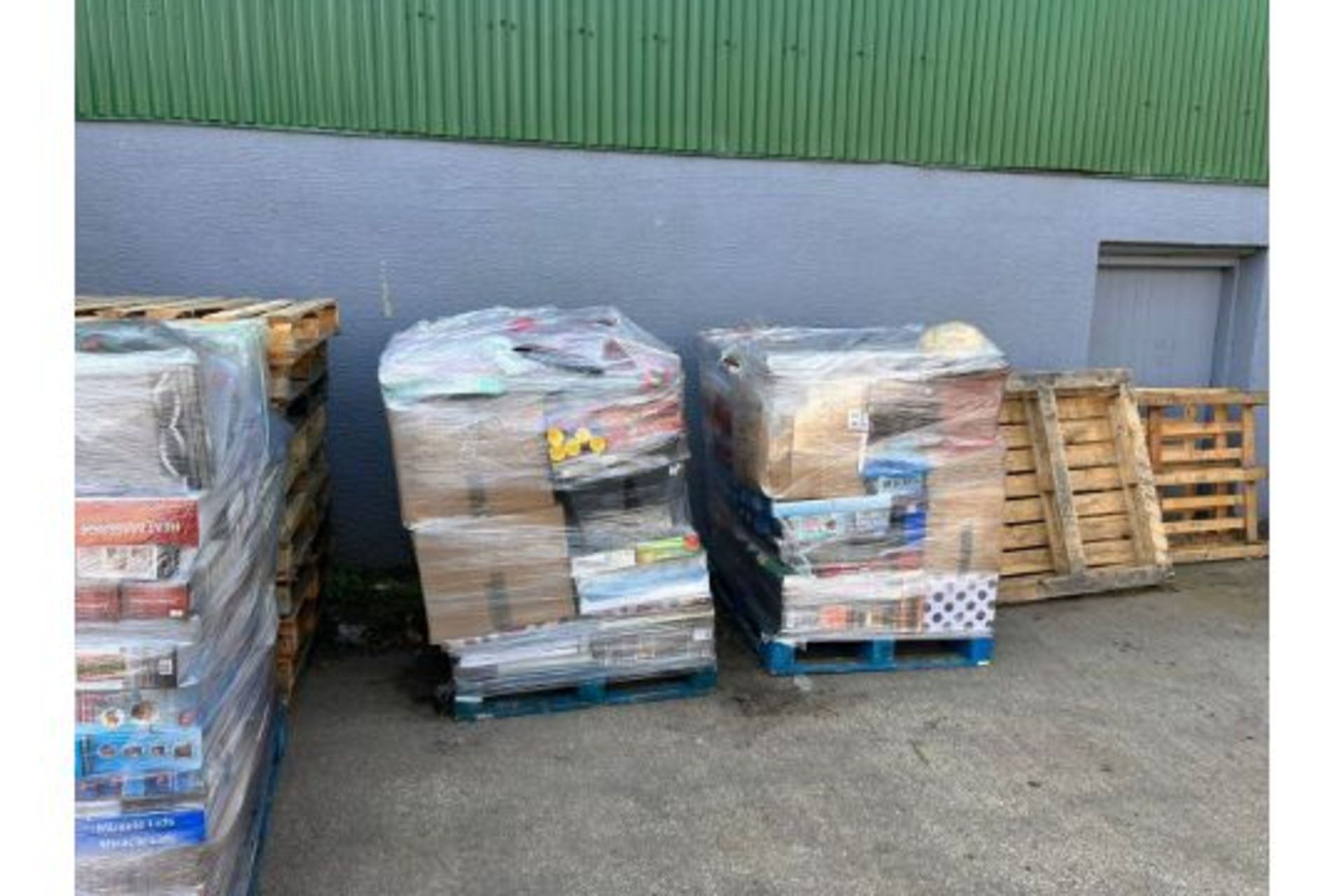 Large Pallet of Unchecked Supermarket Stock. Huge variety of items which may include: tools, toys, - Image 3 of 17