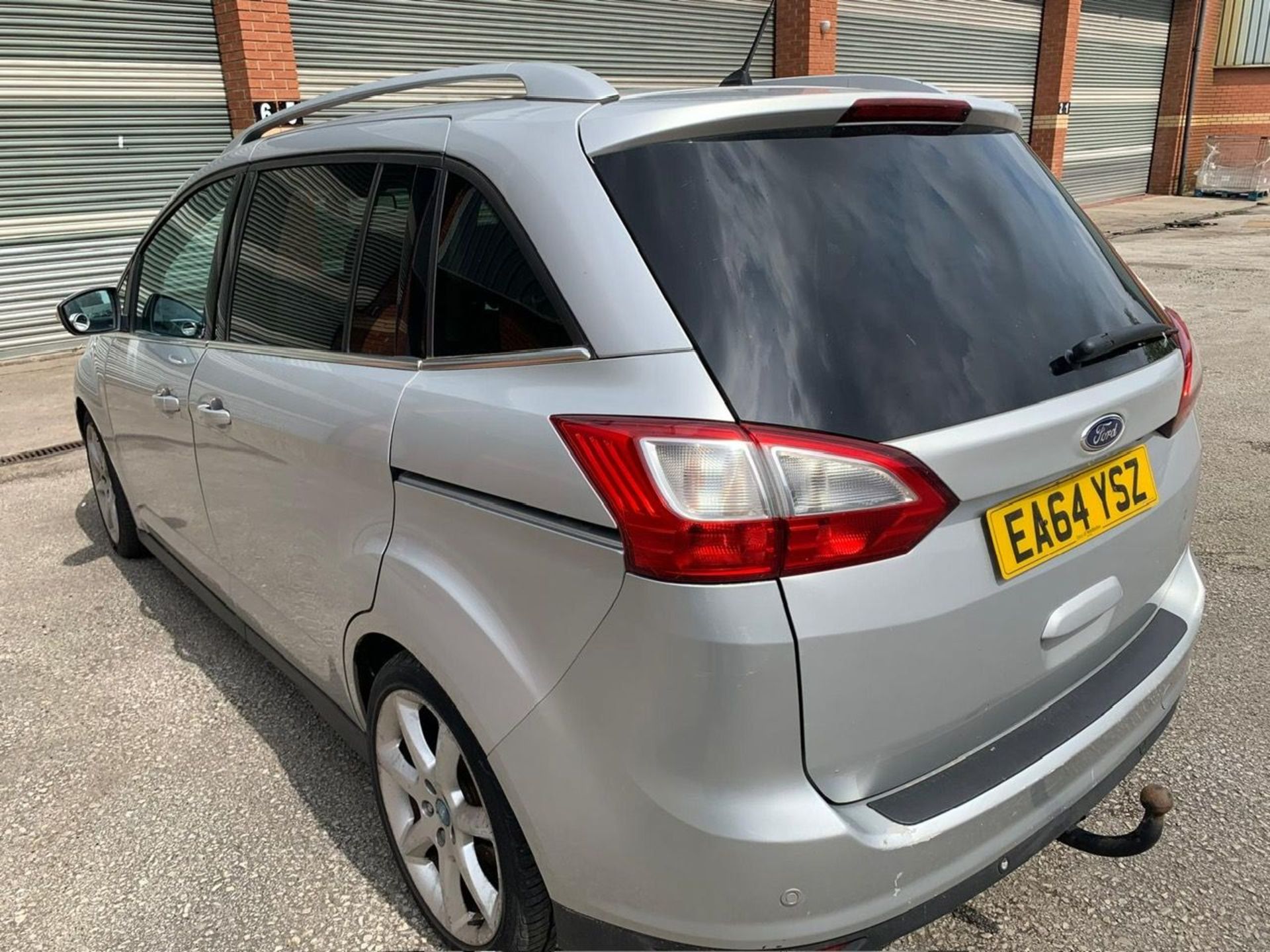 EA64 YSZ FORD GRAND C-MAX Silver Diesel First Registration: 12.11.14 Mot: 09.08.24 Mileage: 150, - Image 8 of 12