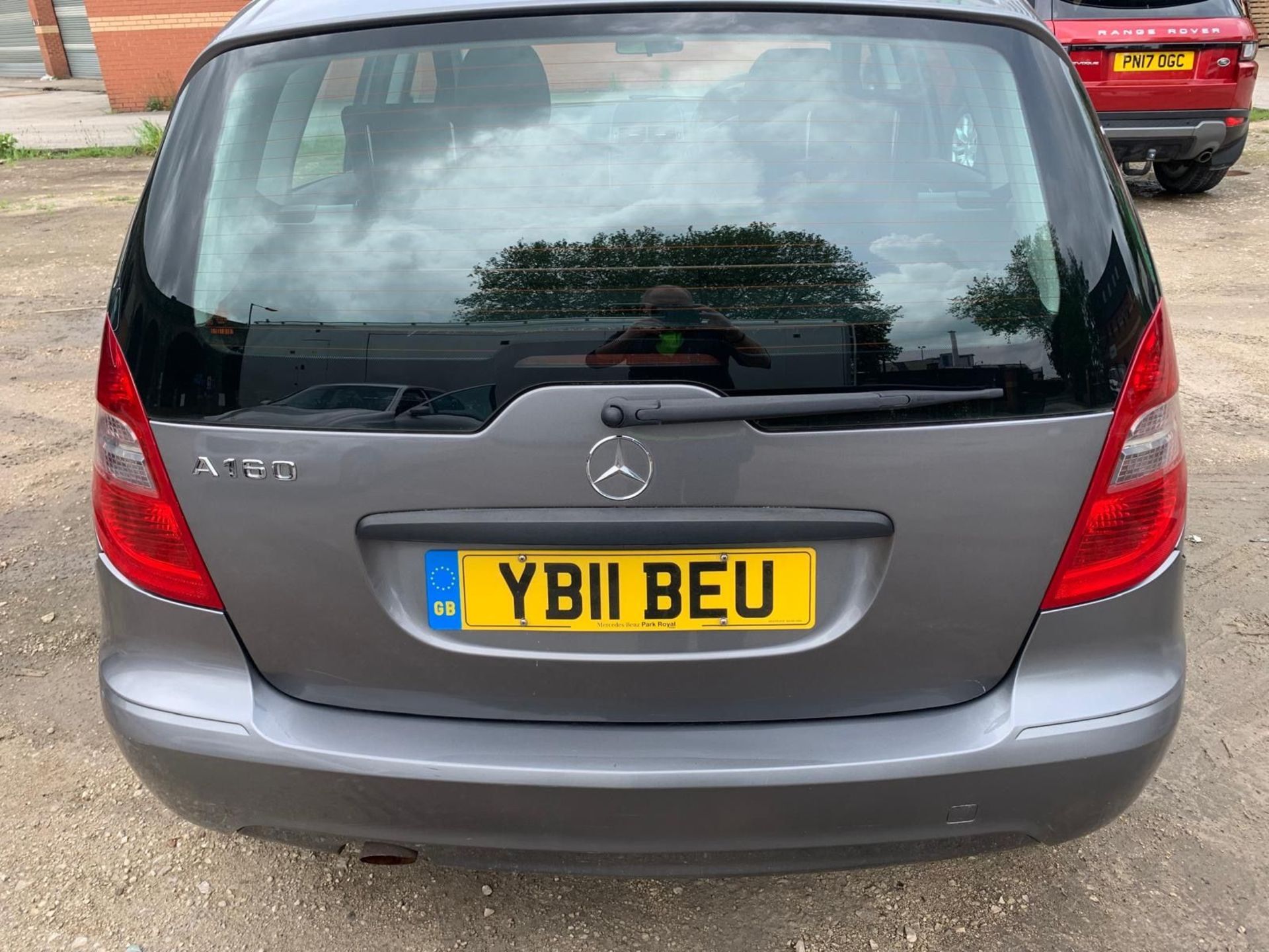 YB11 BEU MERCEDES-BENZ A-CLASS Grey Petrol First Registration: 30.06.11 Mot: 02.04.25 Mileage: 121, - Image 6 of 10