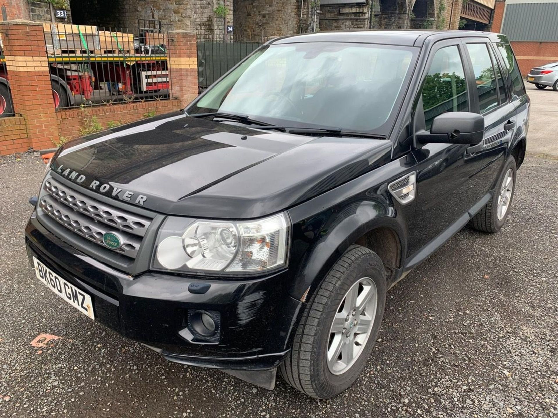 BK60 GMZ LAND ROVER FREELANDER Black Diesel First Registration : 24.09.10 Mot: 18.02.25 Mileage: - Image 11 of 11