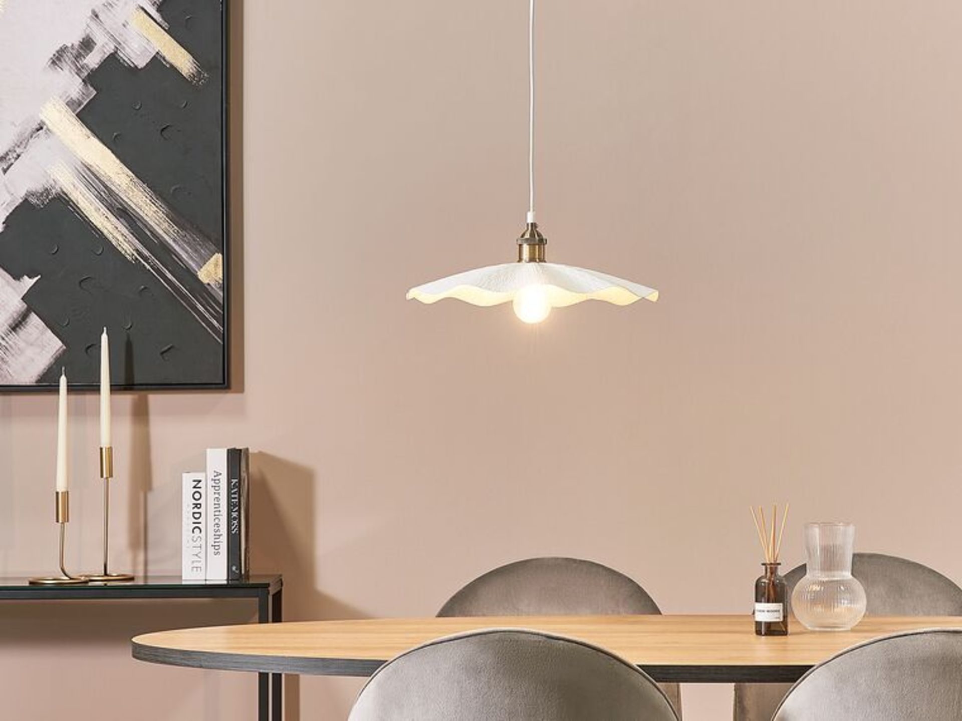 Phils Metal Pendant Lamp White. - R13a.8. RRP £139.99. Experience the mesmerizing charm of this