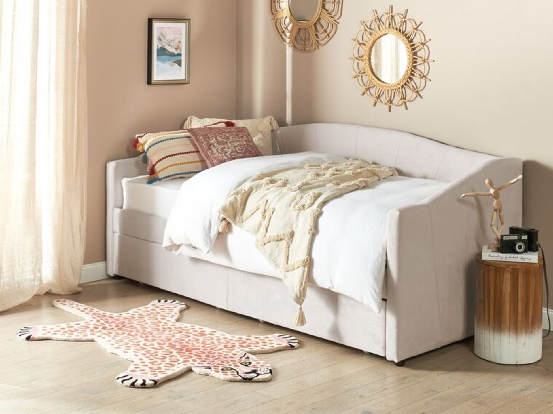 Vittel Fabric EU Single Daybed Light Beige. - R14. RRP £749.99. Discover timeless elegance with this