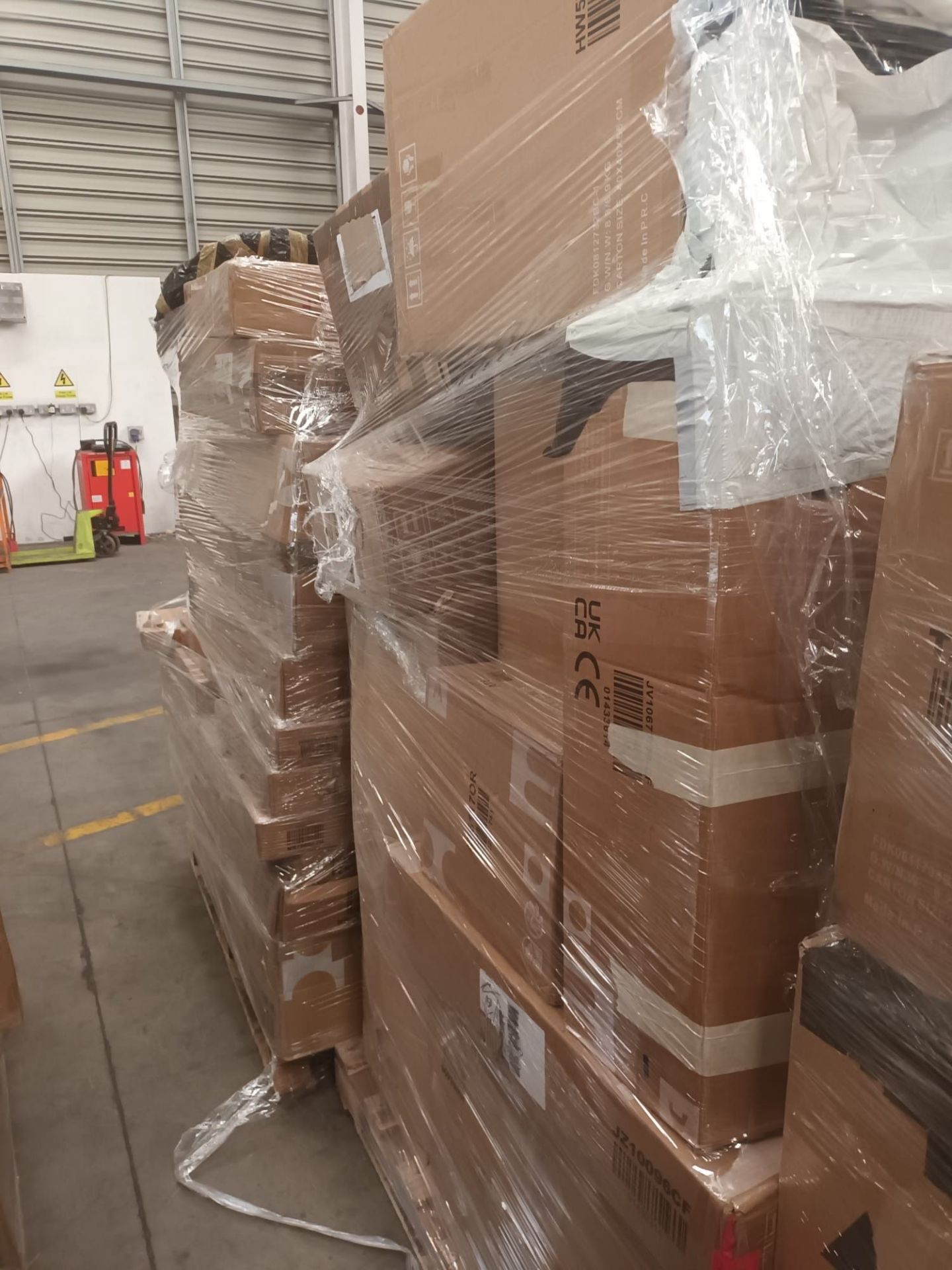 Large Pallet of Unchecked Mainly Boxed Courier Returns. These Are Unchecked & May Include: Power - Bild 64 aus 67