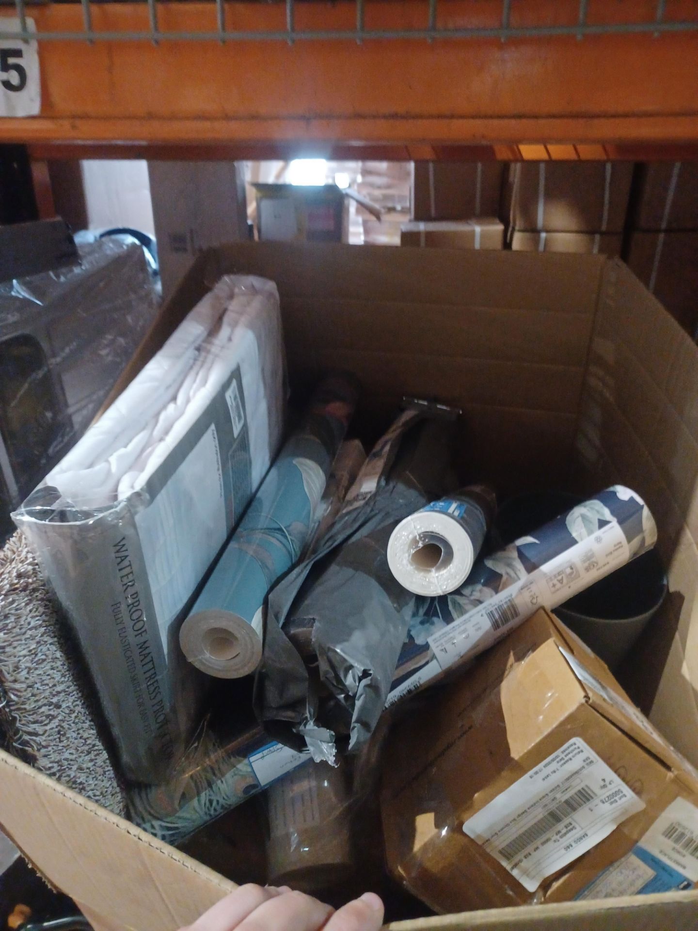30 x Mixed Lot to include; Mattress Protectors, Wallpaper, Homeware Goods and more. - R14.7.
