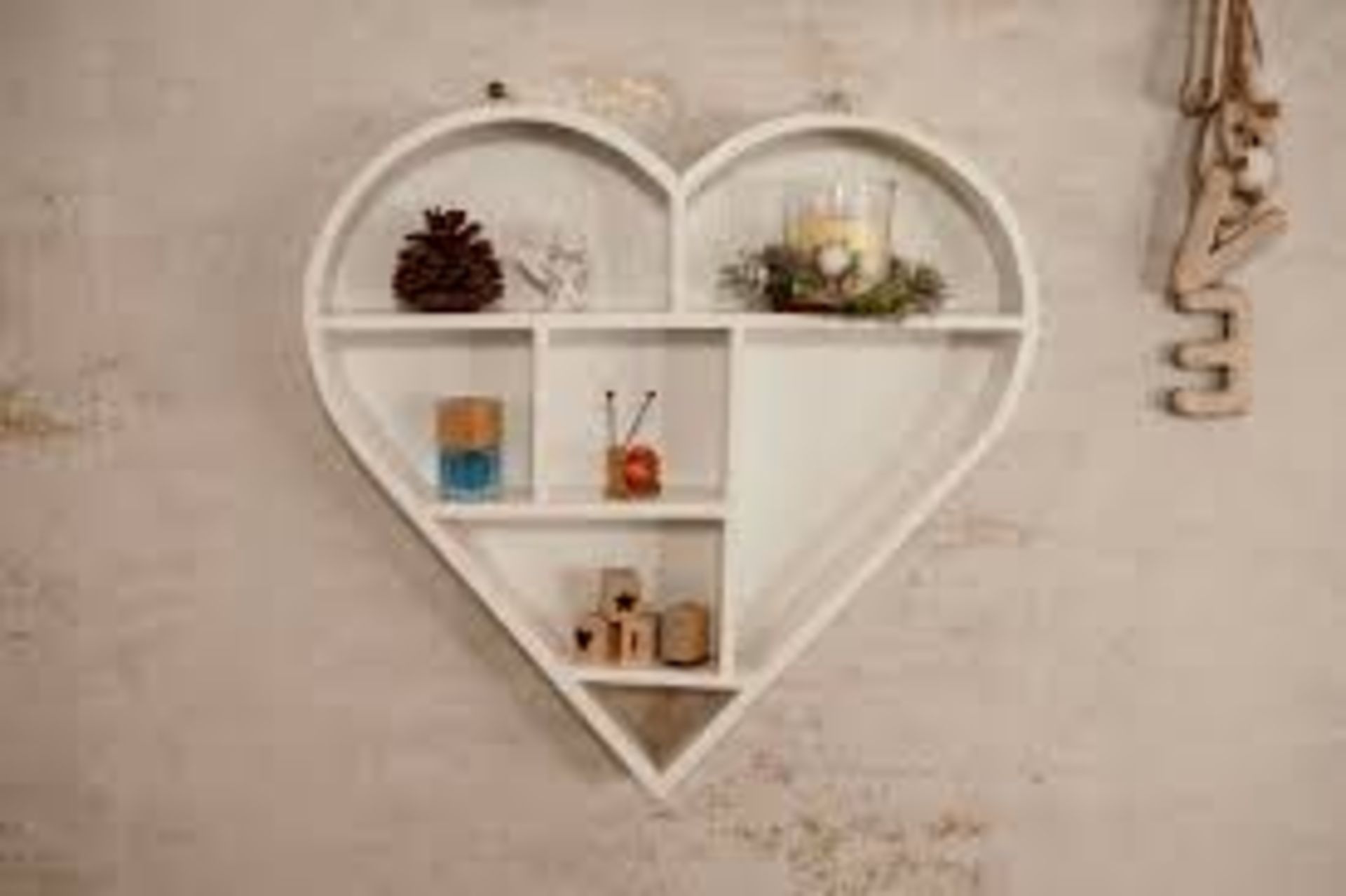 Wooden Heart Shelf White Floating Wall Bedroom Living Room Décor. - R14.9.