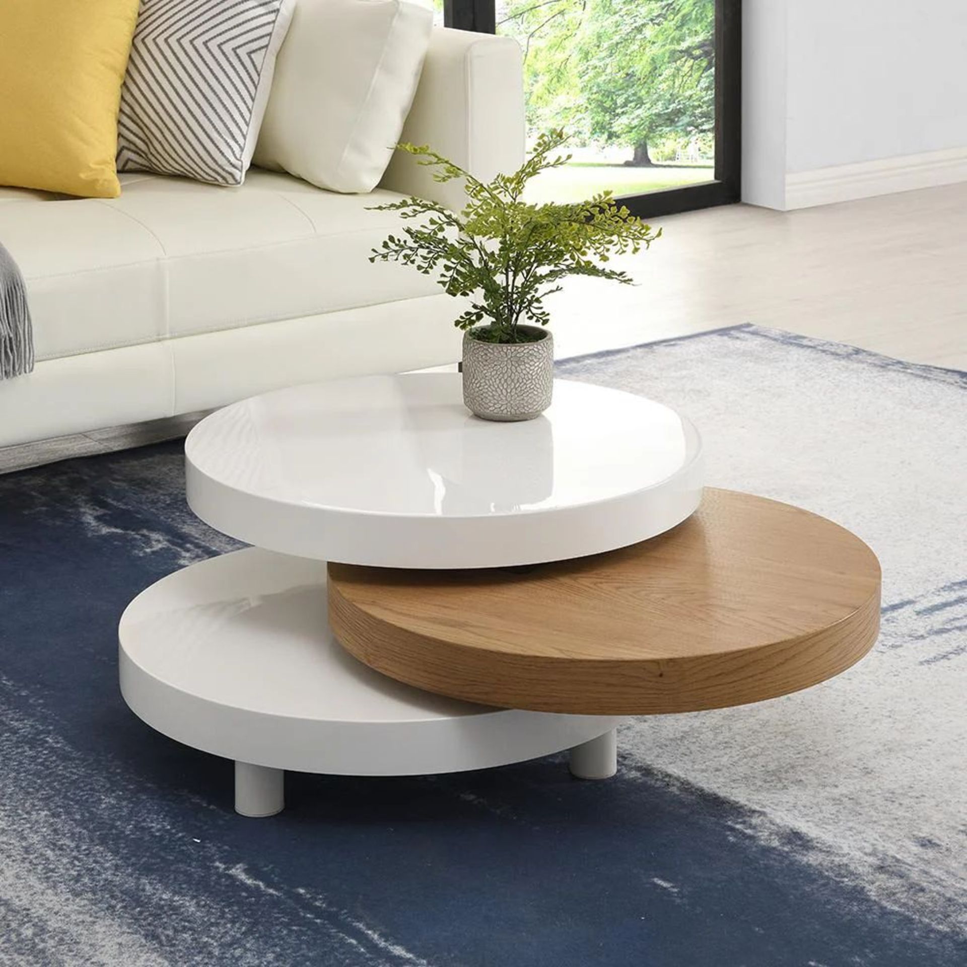Gomboc 3 Tier High Gloss Rotating Coffee Table. - R13.6. RRP £239.99. Our lovely Gomboc coffee table - Bild 2 aus 2