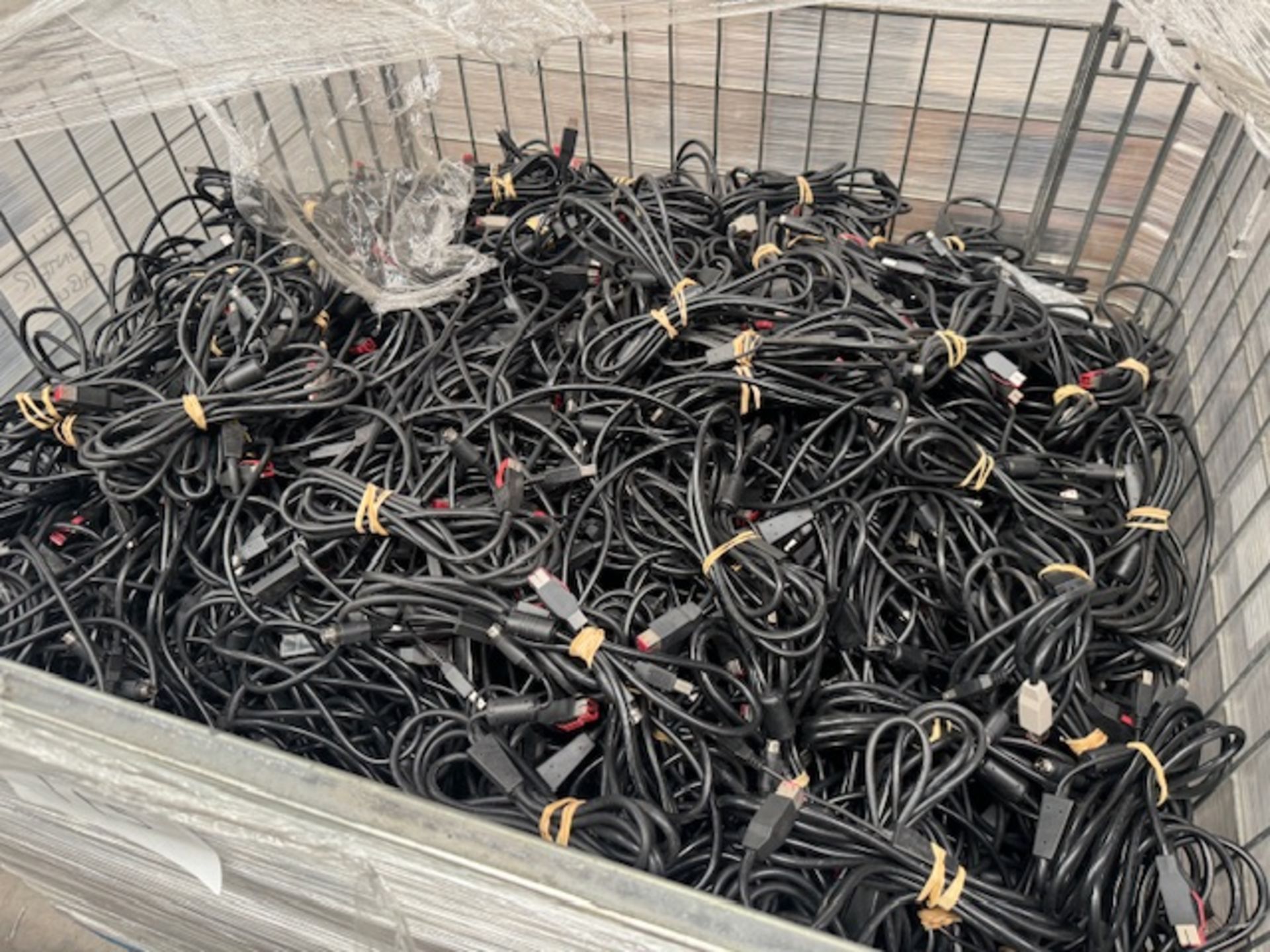 IT PALLET TO CONTAIN A VERY LARGE QUANTITY OF TILL PRINTER CABLES (DESIGNS MAY VARY)