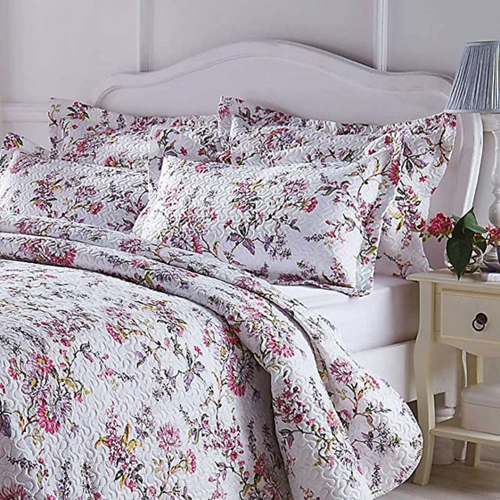 Flower Garden Quilted Bedspread Size Single - Pink and Lilac Floral Design - ER45