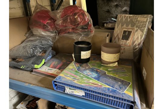 48 PIECE MIXED LOT INCLUDING CANDLES, ART SETS, WORK SOCKS ETC S1-7