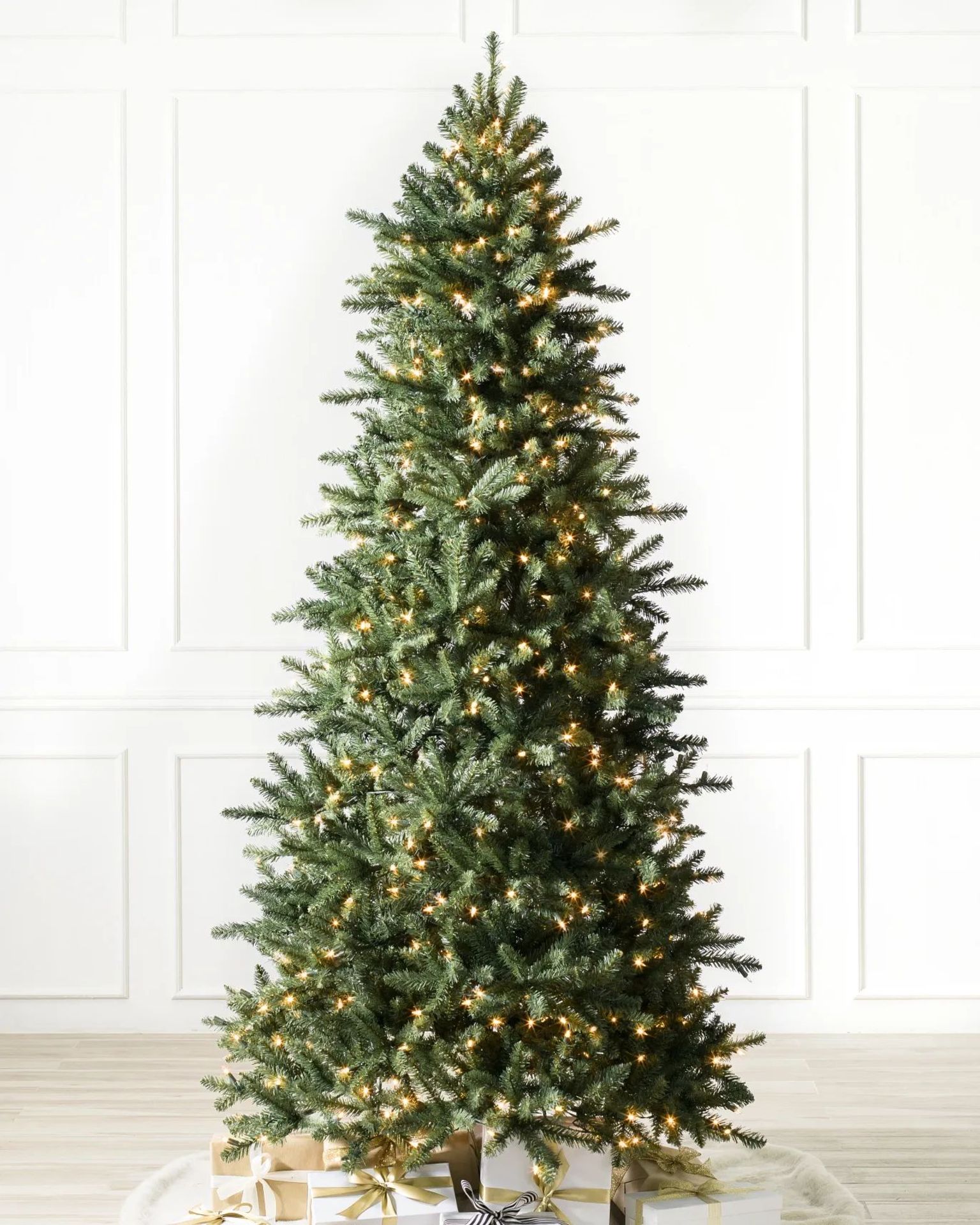 (BH The World's Leading Christmas Tree Manufacturer) Berkshire Mountain Fir Tree 6.5ft with LED