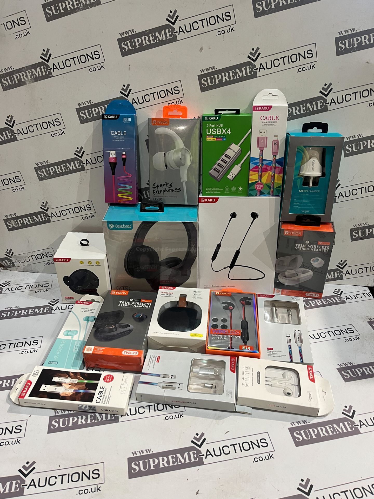 25 PIECE MIXED TECH LOT (CAN INCLUDE HEADPHONES, EARPHONES, EAR BUDS, WIRELESS CHARGERS, UDB