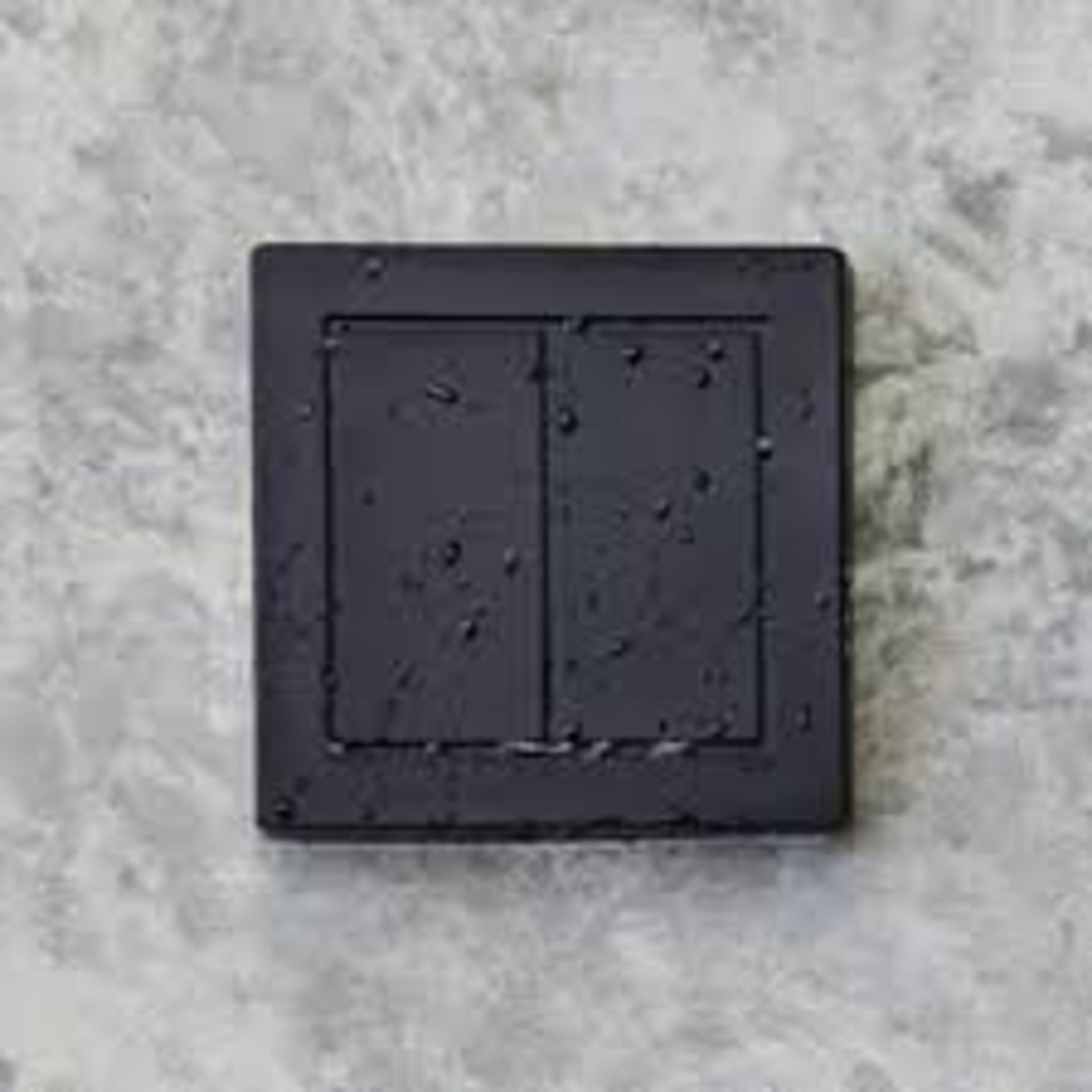 5 X BRAND NEW Friends of Hue Outdoor Switch BLACK RRP £80 EACH. The Philips Hue app lets you set - Image 2 of 2