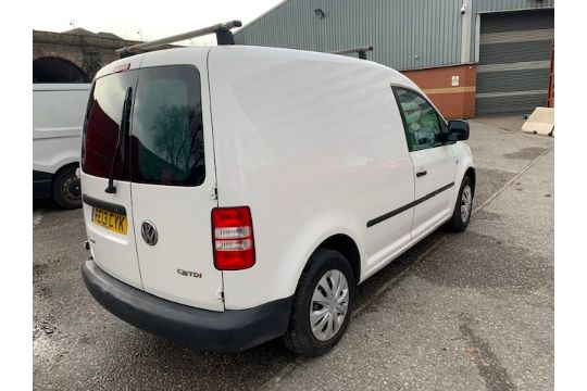 RE13 CYK, VOLKSWAGEN CADDY C20 TDI 102, 2 X KEYS, LOGBOOK, 182,183 MILES, CENTRAL LOCKING - Image 4 of 10