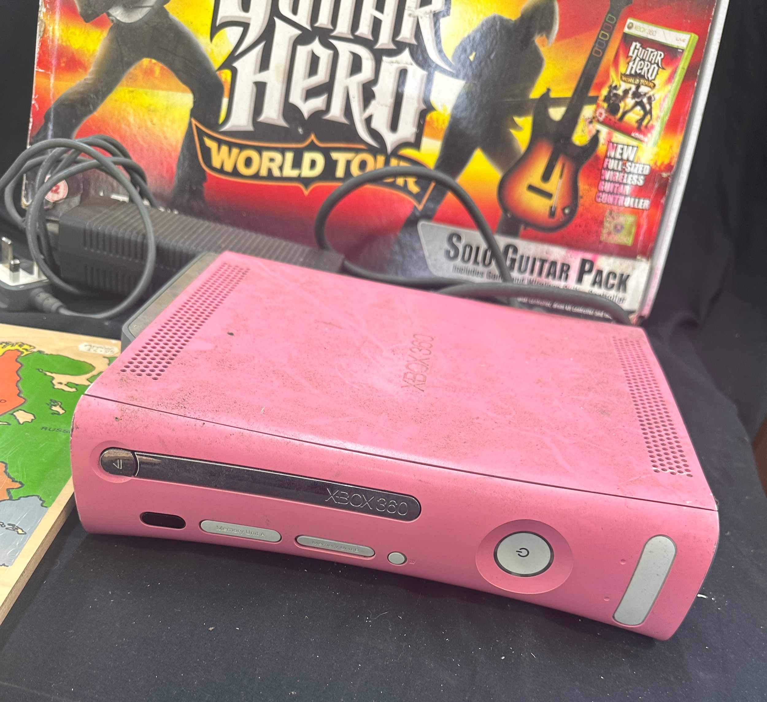 Selection of gaming items to include pink xbox 360 guitar hero and puzzles - all untested - Bild 2 aus 5