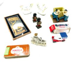 Tray of collectable items includes Robertson figures etc