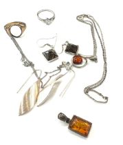 Selection of silver and gold jewellery includes Gold Ring (missing stone) 2.9grams, silver amber set