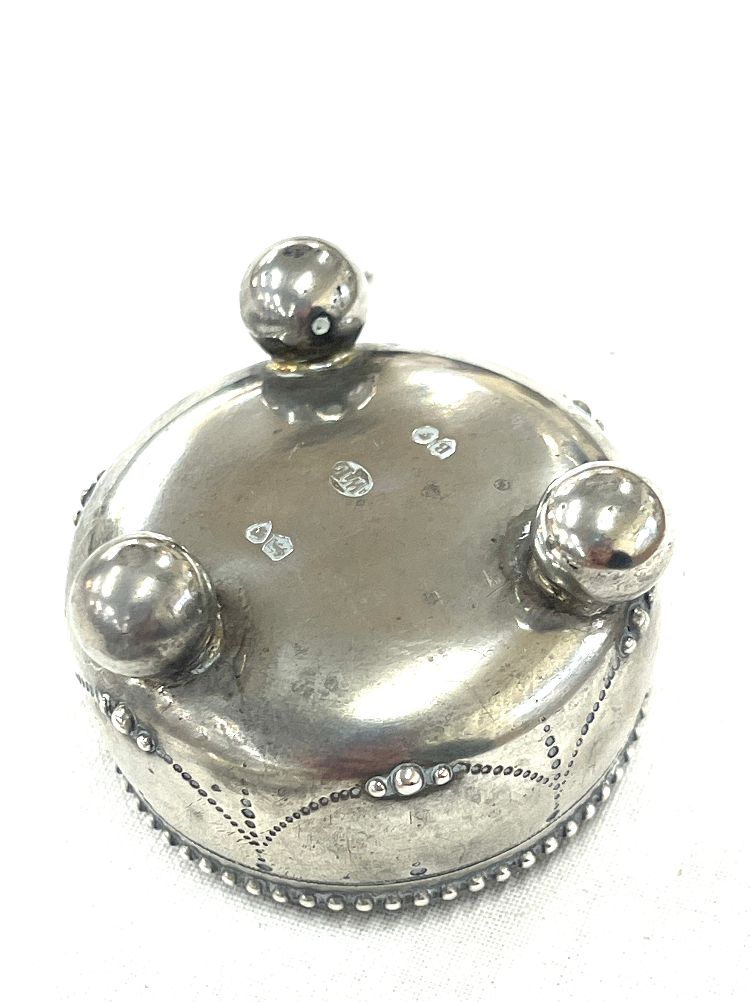 Pair of silver salts makers mark WE with glass liners, total weight 60.88 grams - Image 5 of 5