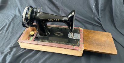 Vintage cased Singer sewing machine mode no ENO18632