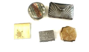 Selection of trinkets includes silver, stratton etc