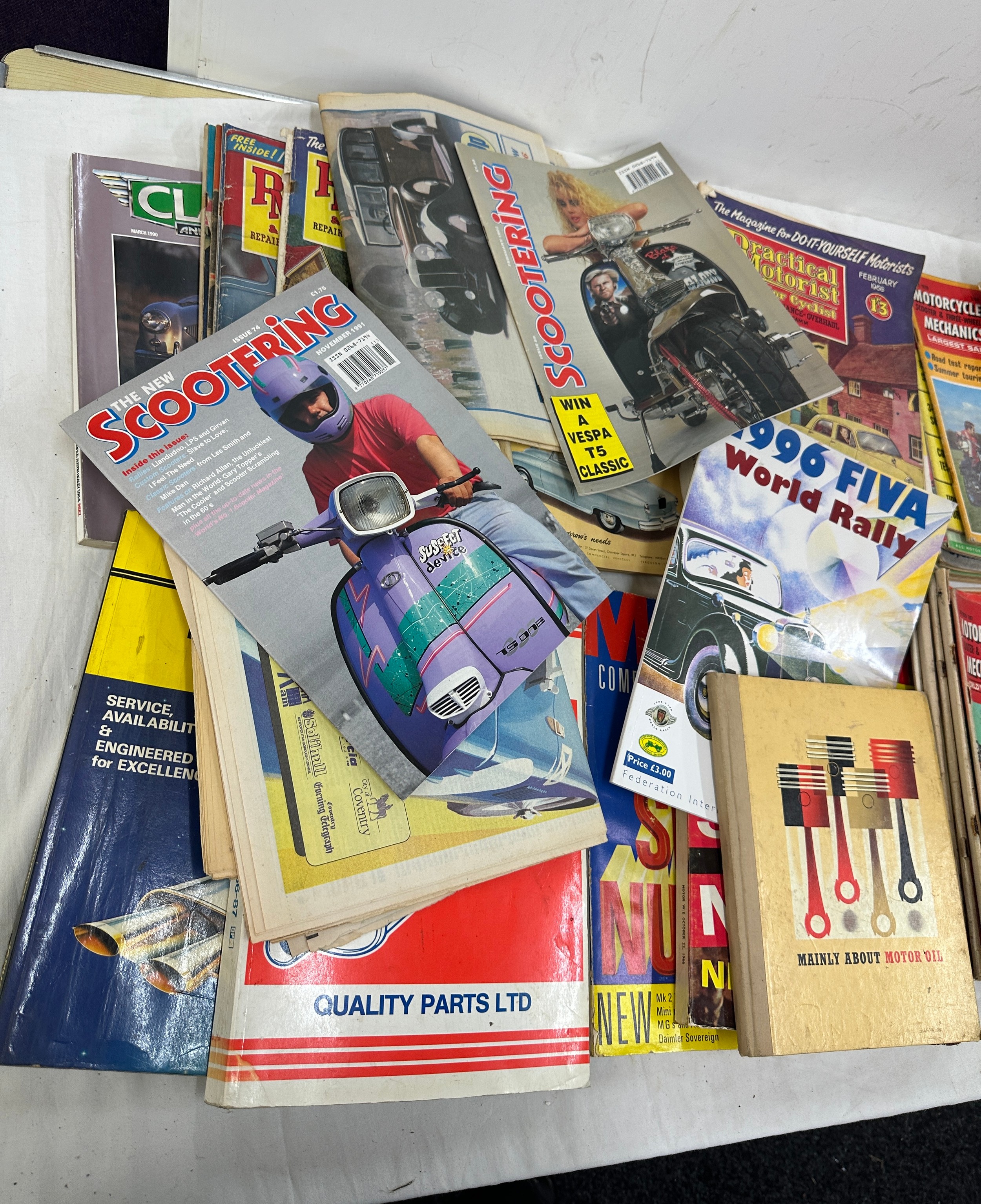 Large selection of vintage car books/ magazines includes motor magazines etc - Image 2 of 4