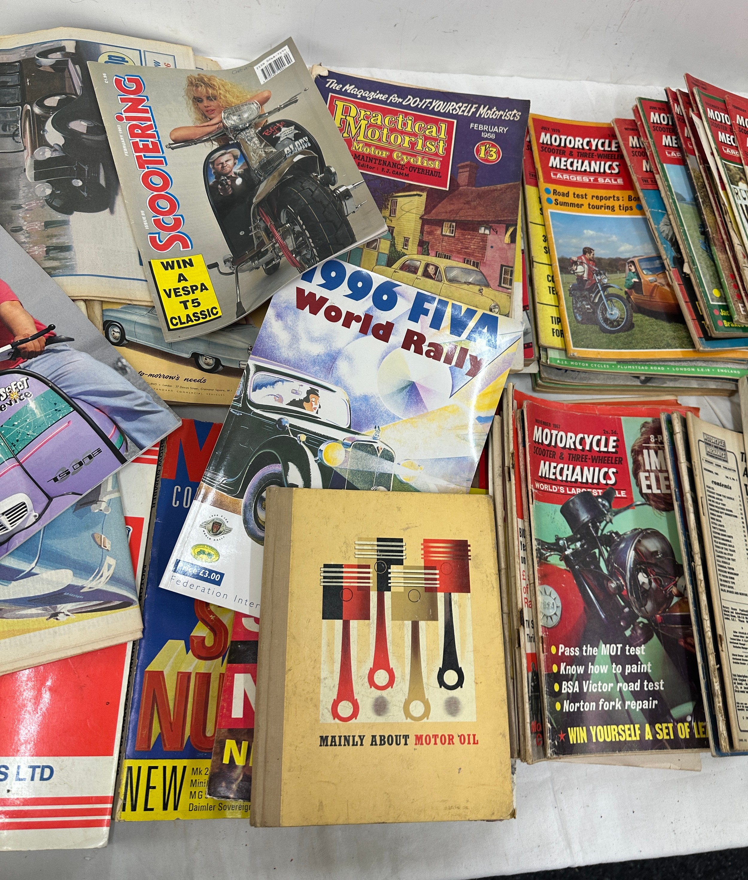 Large selection of vintage car books/ magazines includes motor magazines etc - Image 3 of 4