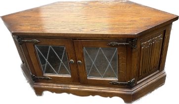 Old charm oak corner tv cabinet measures approximately 18 inches tall 41 inches wide 19 inches depth