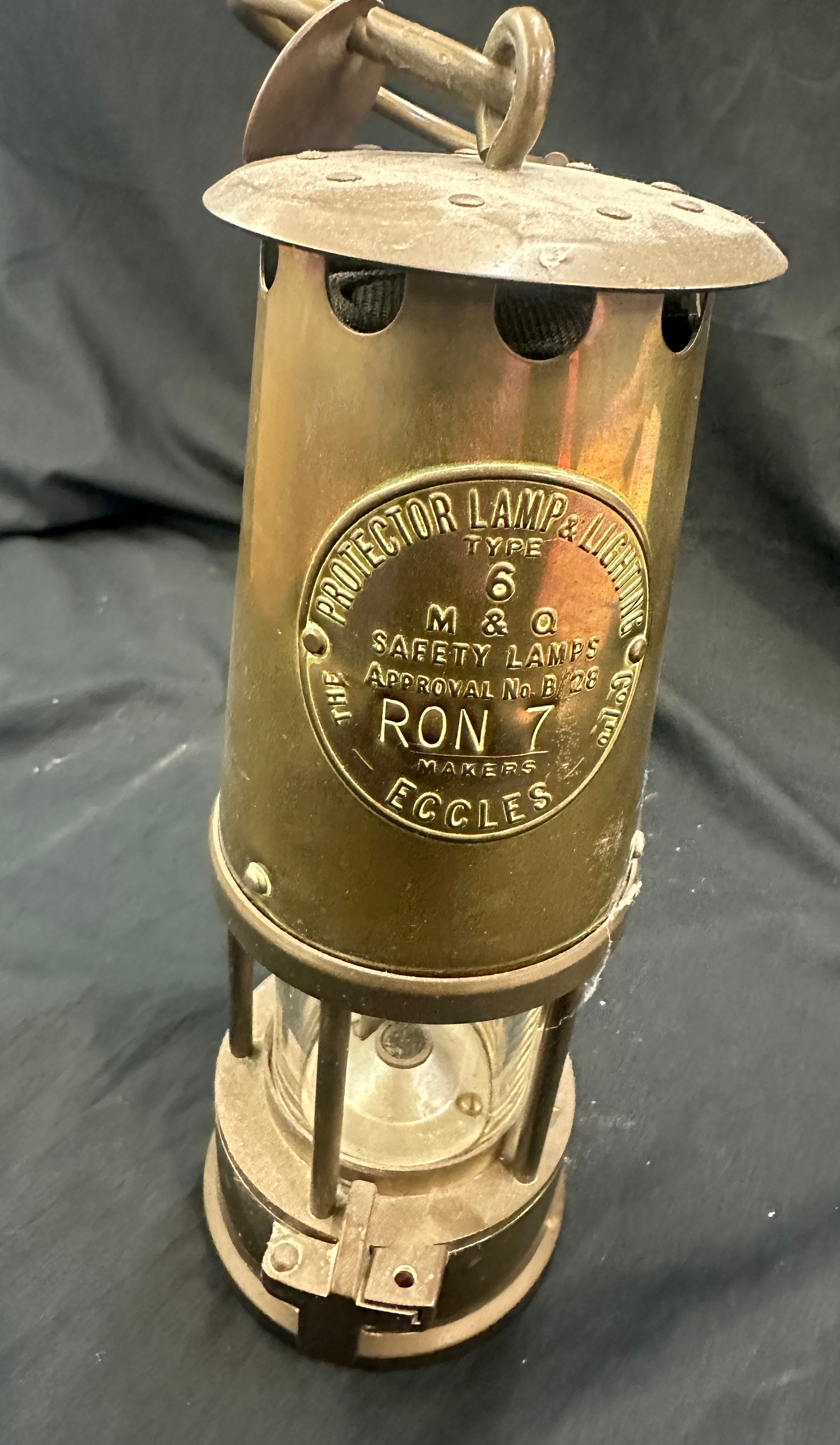 Vintage Eccles ron 7 minors lamp with tag - Image 4 of 4