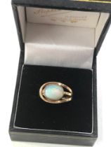 14ct gold opal ring weight 3.3g, box not included