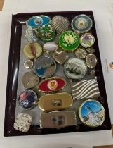 Selection of trinkets includes stone set etc