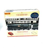 Hornby 00 Gauge orient express box set, the loco/ tender is not the correct one